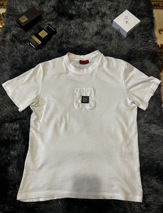 tricou hugo aproape nou