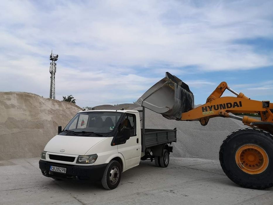 Услуги с мини багер (1.6t.) и самосвал (3.5т). с малък кран.