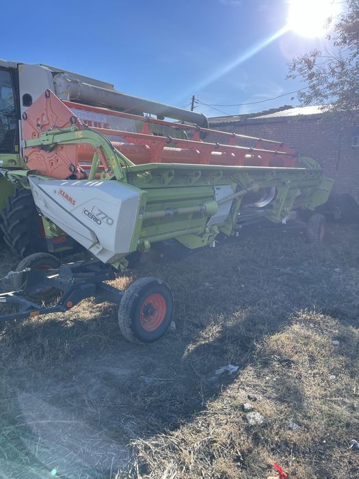 Комбайн Claas tucano 320