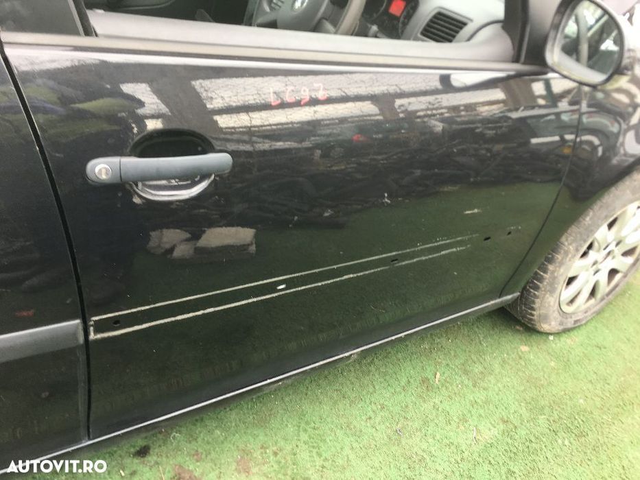 Usa / Portiera Dreapta Fata VW Golf 5 2003 - 2008 Cod Culoare LC9Z
