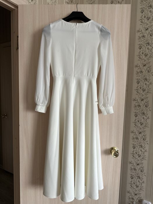 Продам белое платье