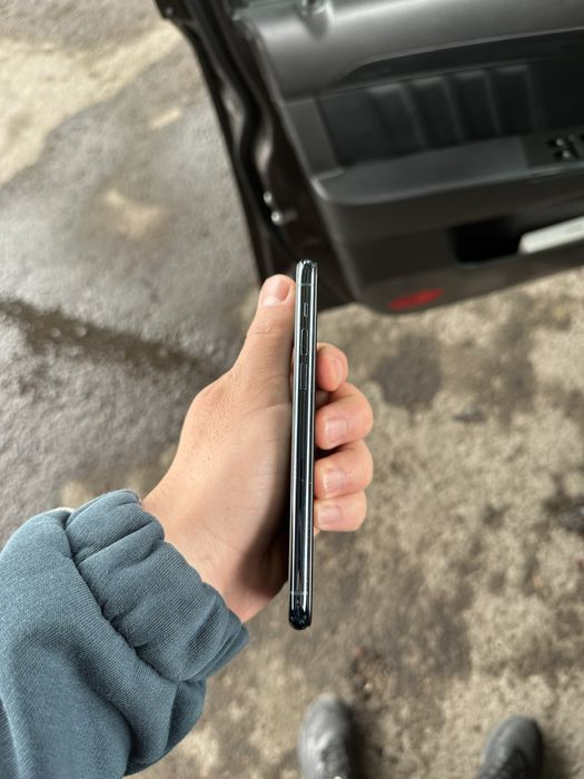 Iphone 11 Pro 64 Gb sotiladi