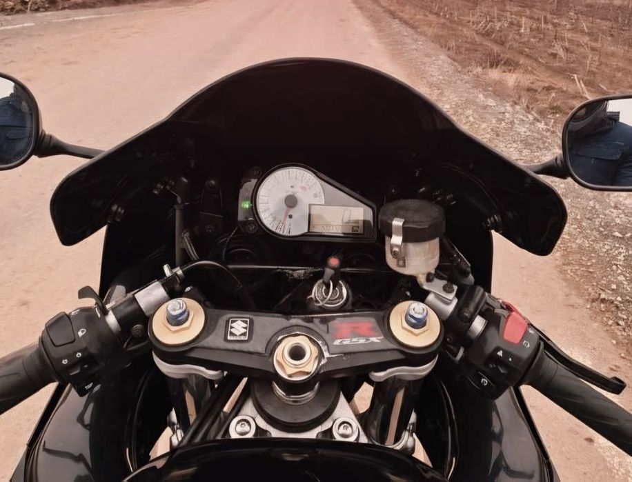 Suzuki Gsxr 600, cu itp și  asigurare valabilă. Funcționează perfect! Rog seriozitate.