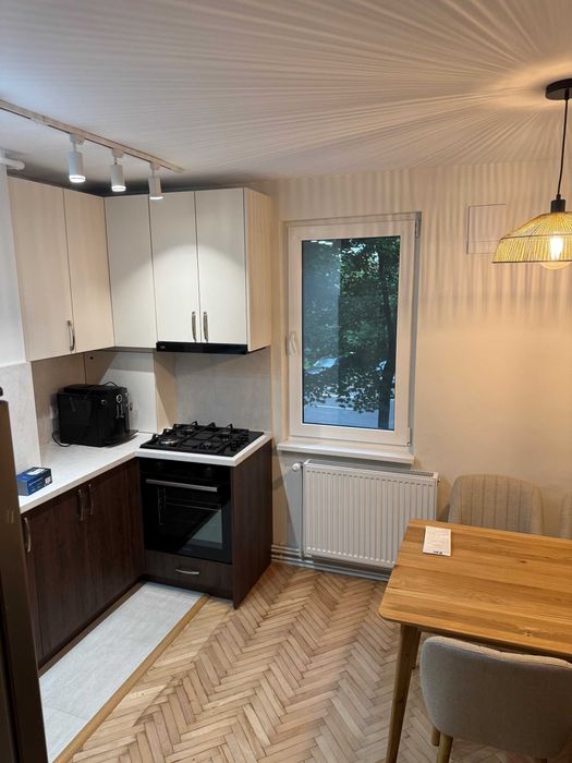 Apartament cu 3 camere, de inchiriat, direct de la proprietar. Strada Transilvania