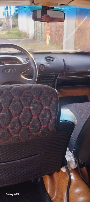 Машина сотилади.