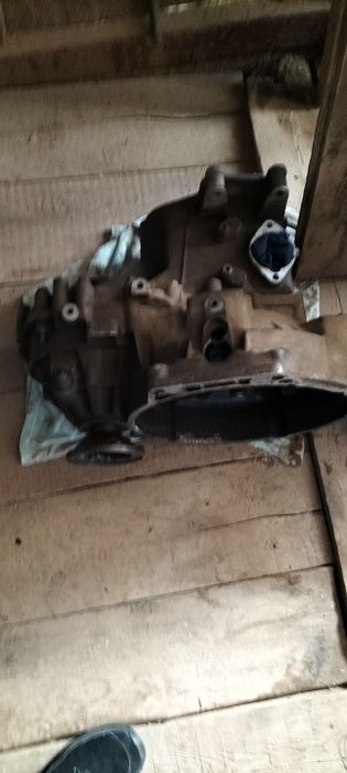 Продам МКПП на пассат