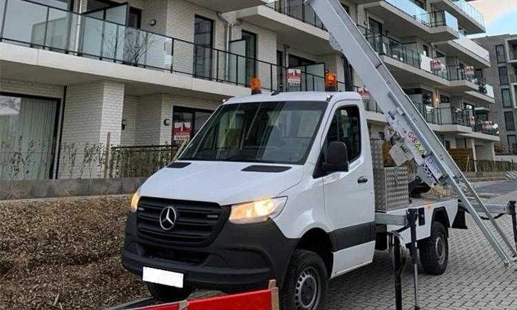 Închiriază lift exterior acum! Urcă orice material fără efort!