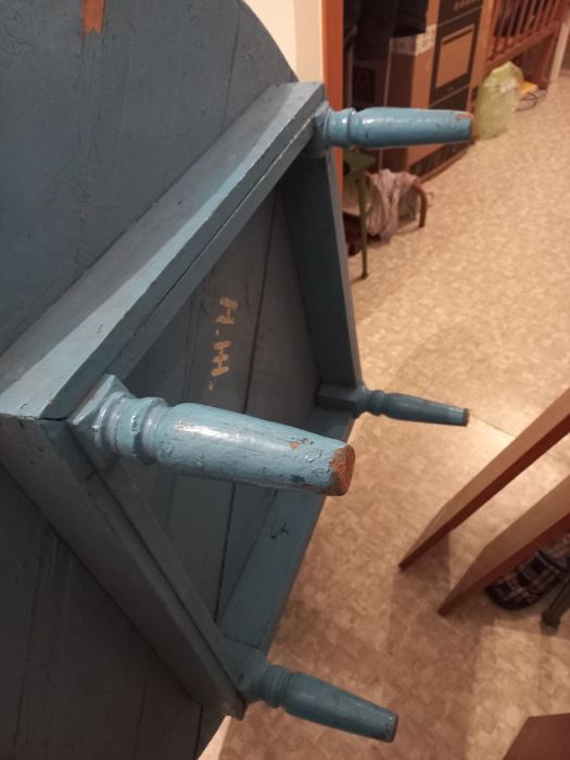 Продам круглый стол