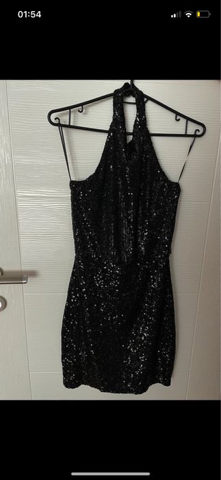 Rochie neagra eleganta din paiete si guler halter