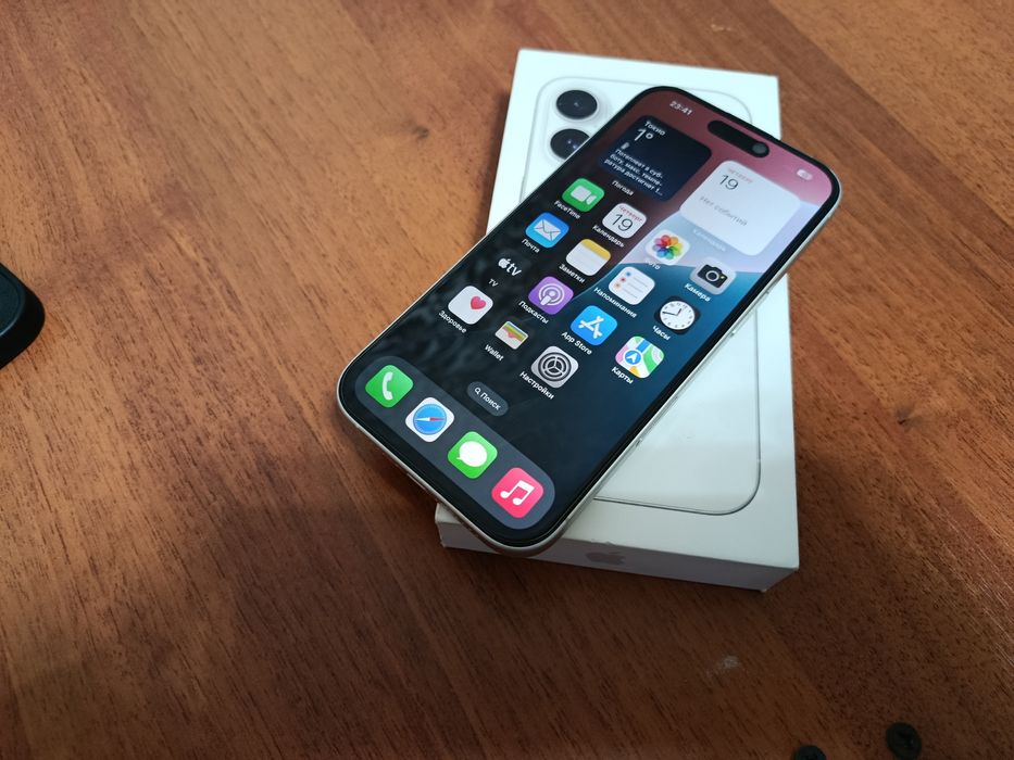 Айфон 16 . 128гб ёмкость 90 в идеале