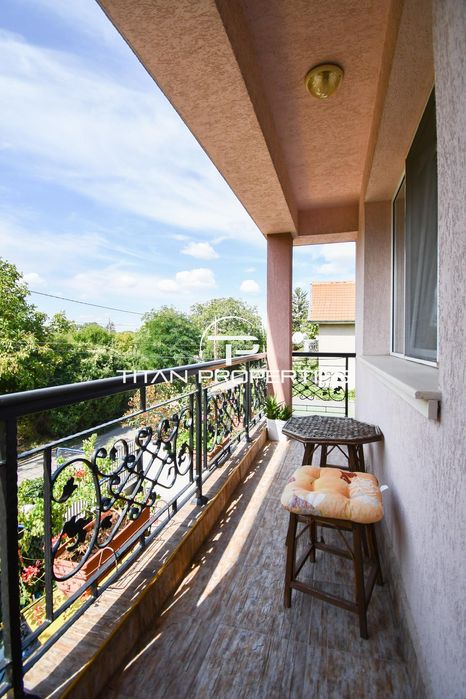 Етаж от къща, под наем, кв. Обеля