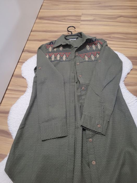 Дълга риза в зелен цвят