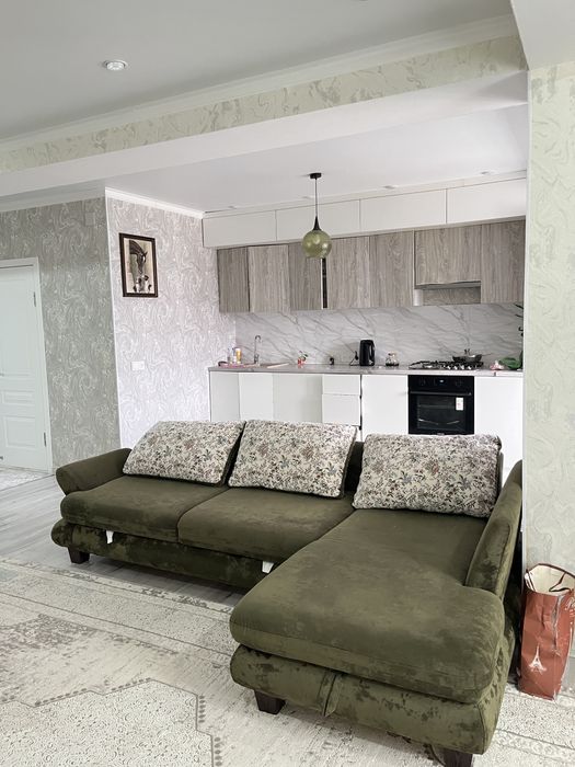 Продается диван в отличном состояний