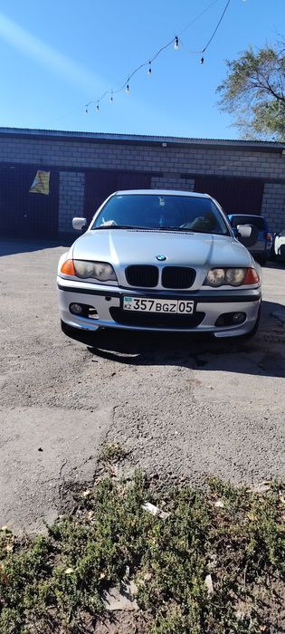 Продам BMW 330 живую)