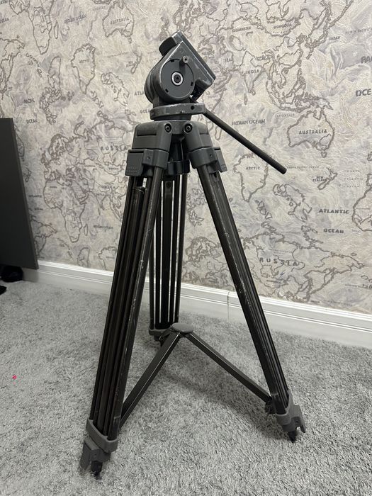 продам 2 штатив вместе