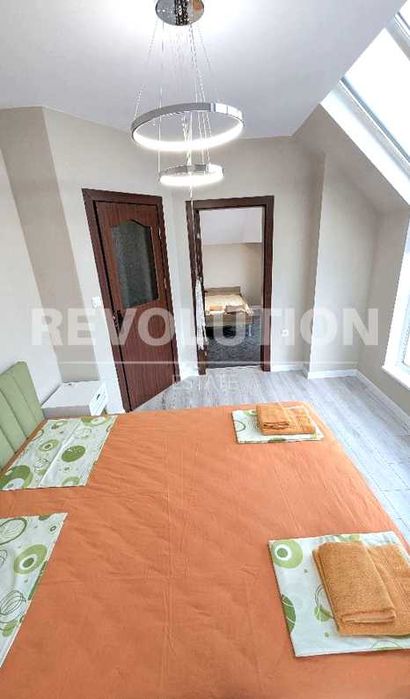 Луксозен тристаен апартамент в Гръцки квартал