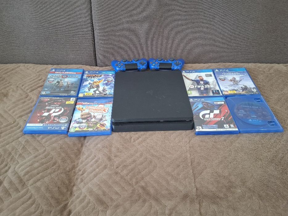 Продам пс 4 слим 2 джостик 8 игр