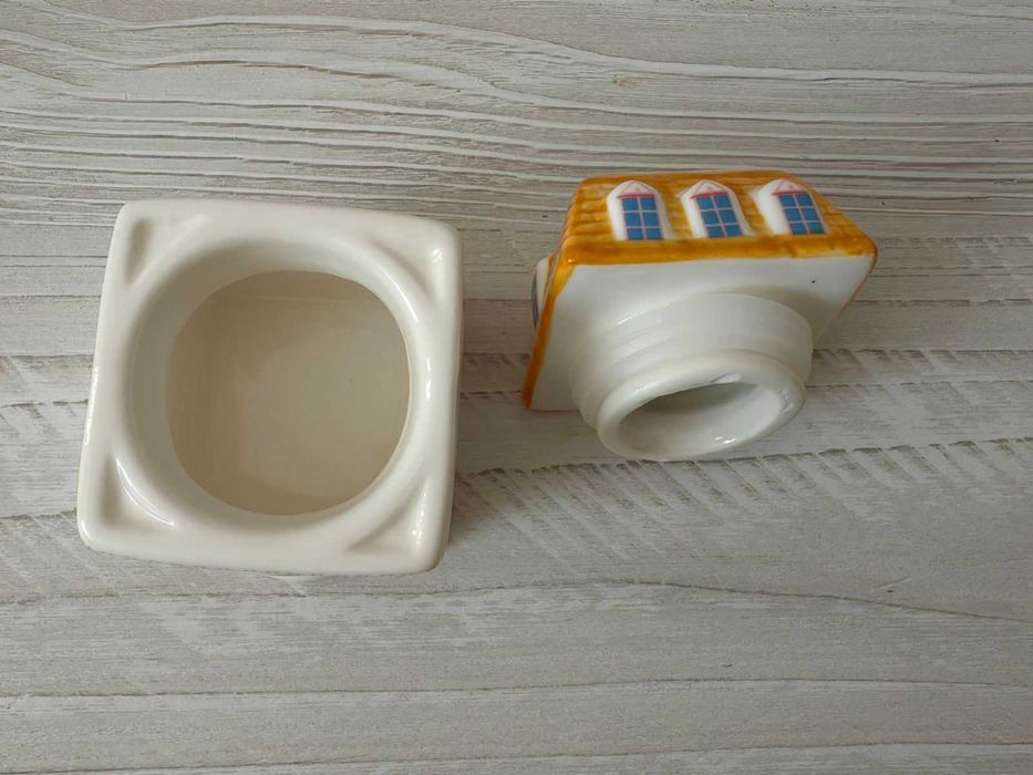 Комплект керамични съдове за подправки