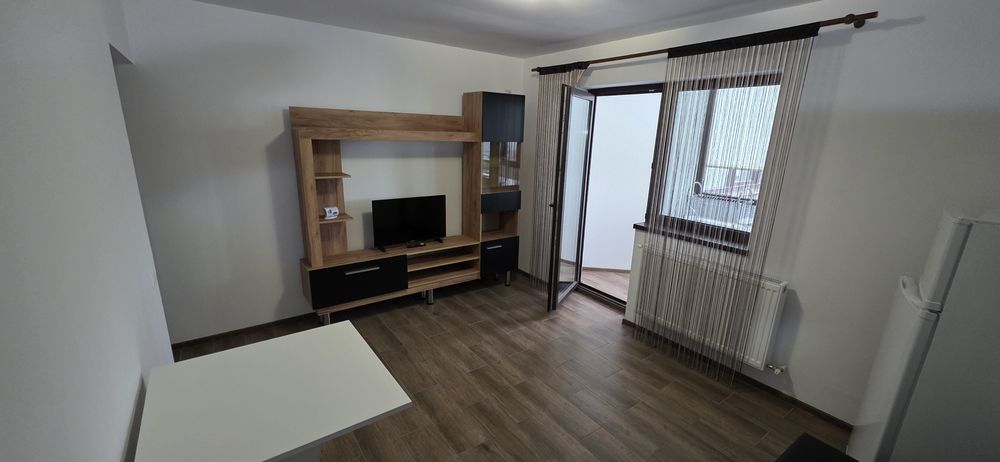 Închiriez  Garsonieră  1350 lei si apartament 2000 lei in Manolache Il