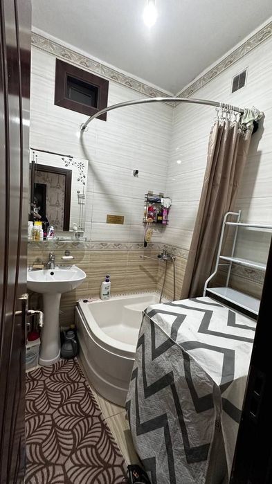 Юнусабад 11 квартал. Продается квартира 3/4/4