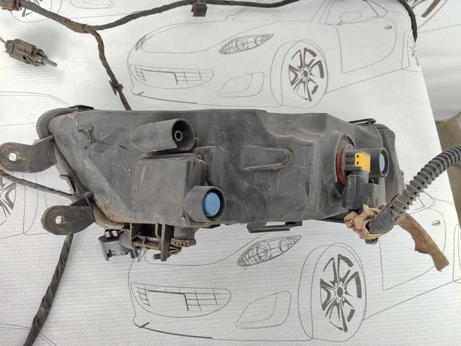 Proiector Ceata Dreapta cu Cablaj Bara Fata Skoda Octavia 3 (5E) Facelift 2017–2020 / Cod OEM 5E0941700F / 5E0971095DM (5D2)