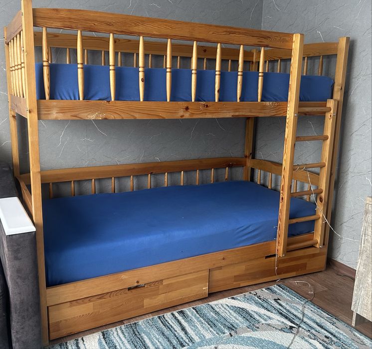 Двухъярусная кровать