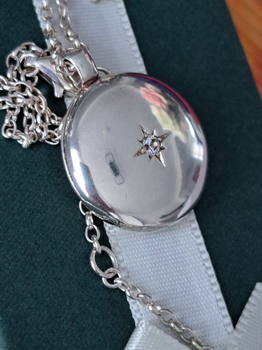 Colier de argint cu safir