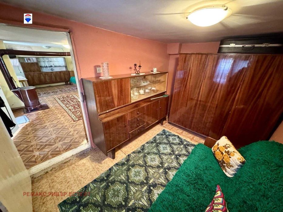 Къща с двор за продажба в гр. Две могили