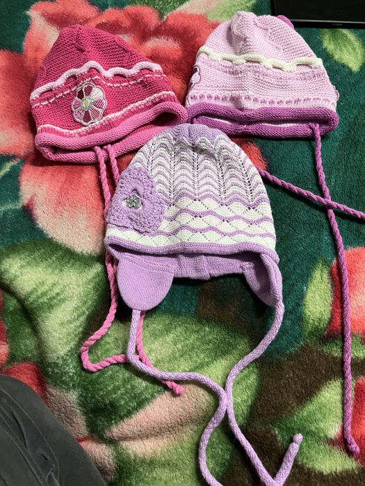 Продам новые детские шапки