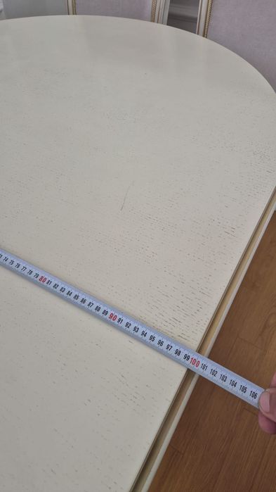 Стол в гостиную со стульями