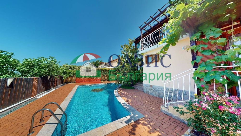 Къща с 4 спални 264 кв.м., в село. Кошарица, България, 385 000 евро