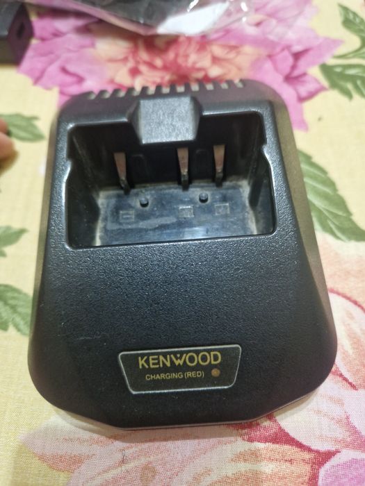 Продам зарядку для рации