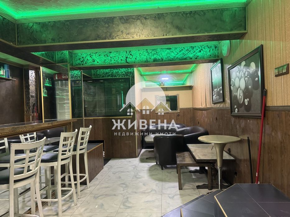 Продавам заведение, кафе-бар в центъра на Варна, площ 71 кв.м