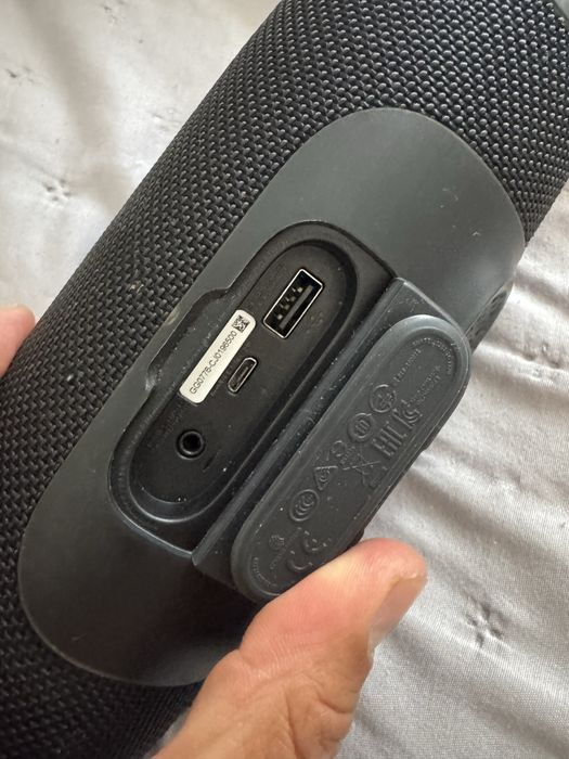 Boxa jbl charge 3 cu defect