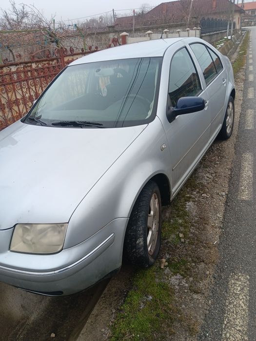 Volkswagen Bora 1.6 benzina.