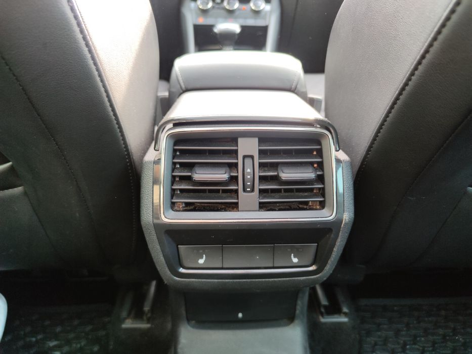 Skoda Karoq,LED,Panoramic,Distronic, Banchetă încălzită