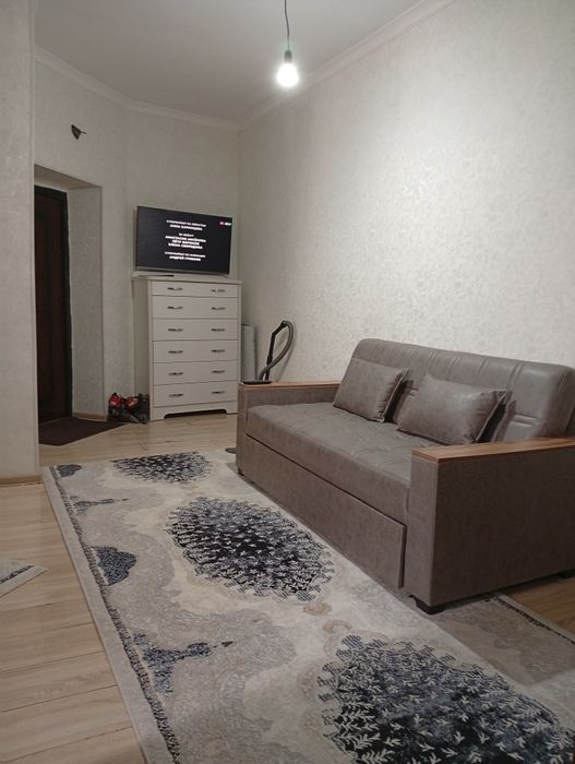 Уй сотилади 1 хонали 36 квадрат гулбахорда 2020 йил курилган