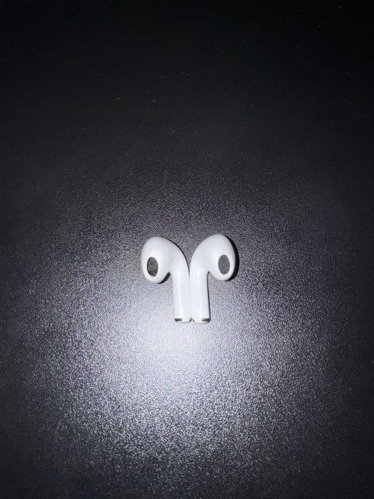Apple AirPods 3 defect casca stângă