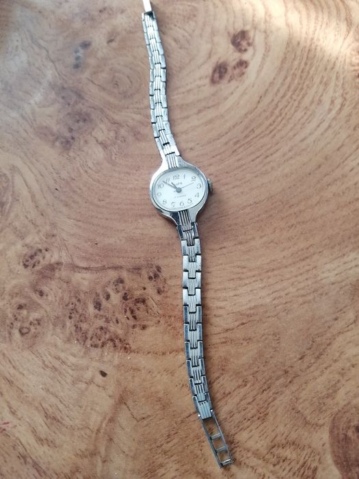 часы наручные женские