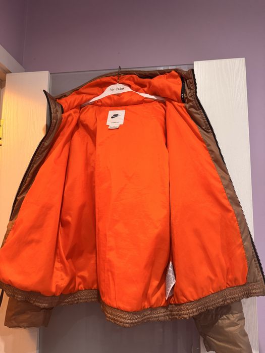 Оригинално дамско яке Nike