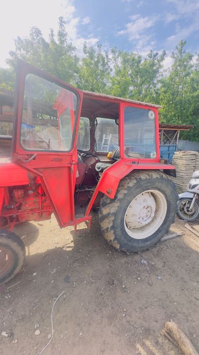 Tractor Universal 445