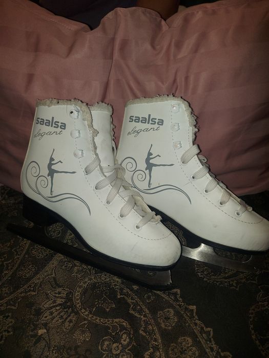 Коньки женские 36 р