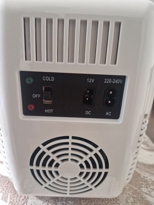Хладилник мини на 12V и  220-240V