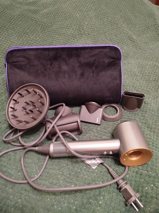 Продам фен Дайсон