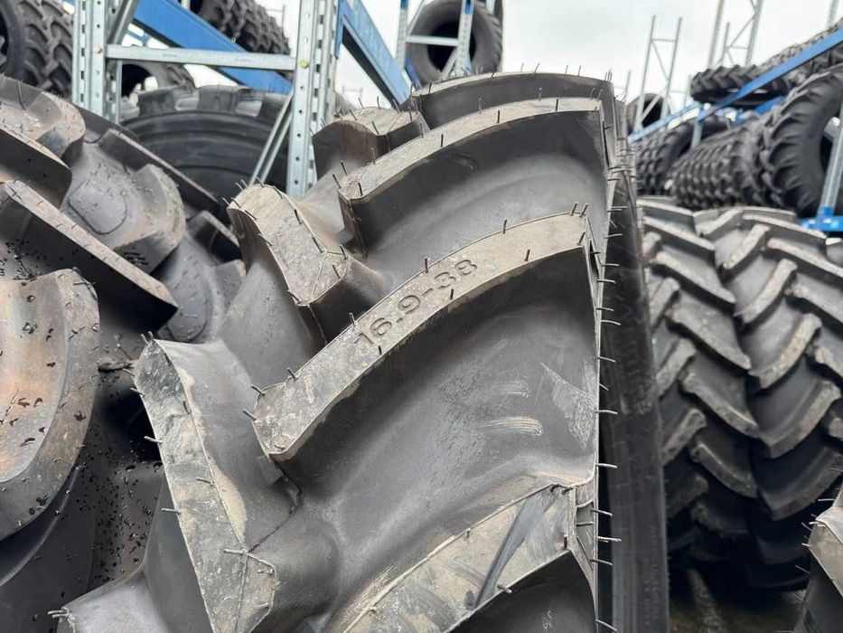 16.9-38 cu 20 pliuri de tractor spate marca PANTHER