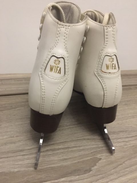 Patine model clasic de piele Wifa