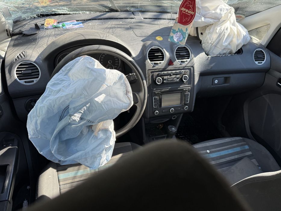 Volkswagen Caddy 1.6 TDI – На части