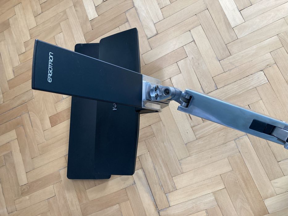 Ergotron WorkFit-A 24-392-026 Стойка за екран профисионална