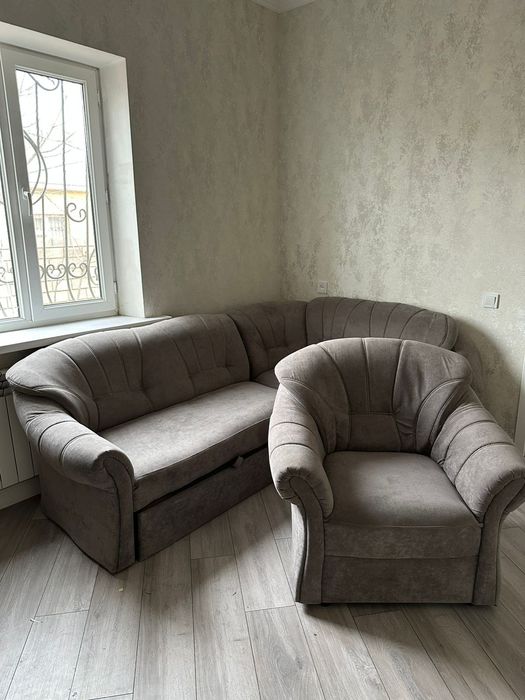 Диван раскладной и кресло