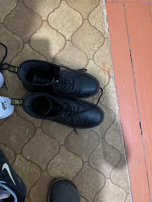 продажа ботинок Martins 43 размер
